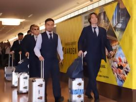 日媒：日本国家队已经返回日本，约700名球迷前来接机