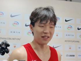 杨瀚森：通过训练磨合一起在场上打出默契，晚上全力去拼