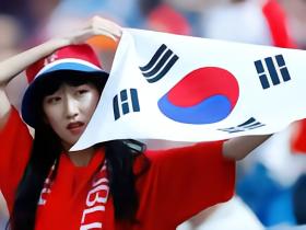 全市场：洪明甫遭社媒围攻，最后离开韩国前往美国暂避