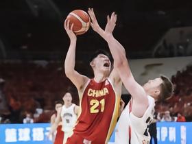 孤掌难鸣，胡金秋11中7拿到15分4板2助攻