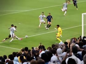 在球队单届世界杯前4场都有进球，梅西是本世纪第四人