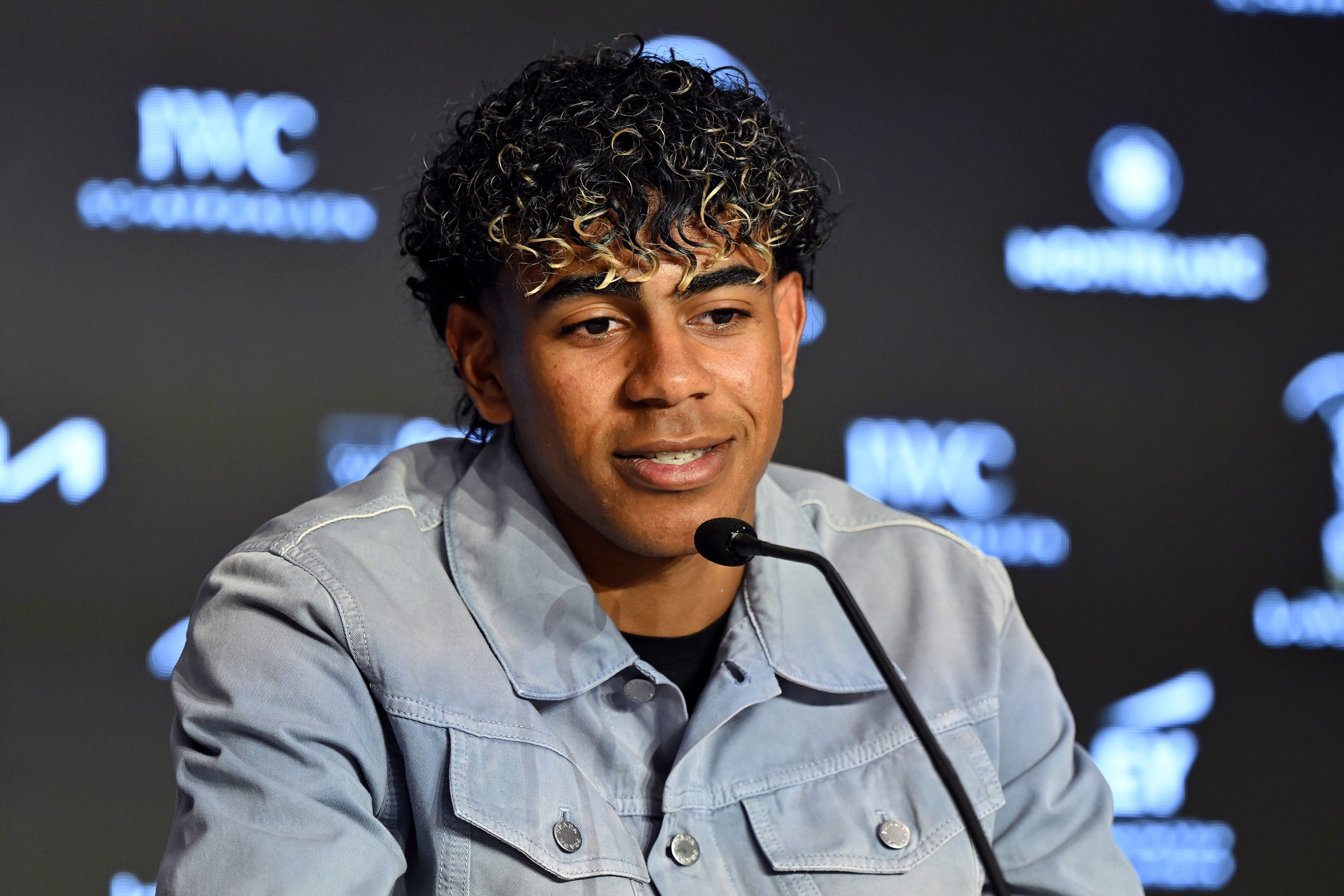 亚马尔：梅西是一个榜样，我希望追随他的脚步