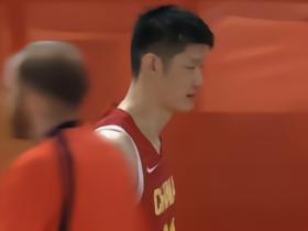手感不错但篮板被爆，胡金秋8投7中得到14分2篮板
