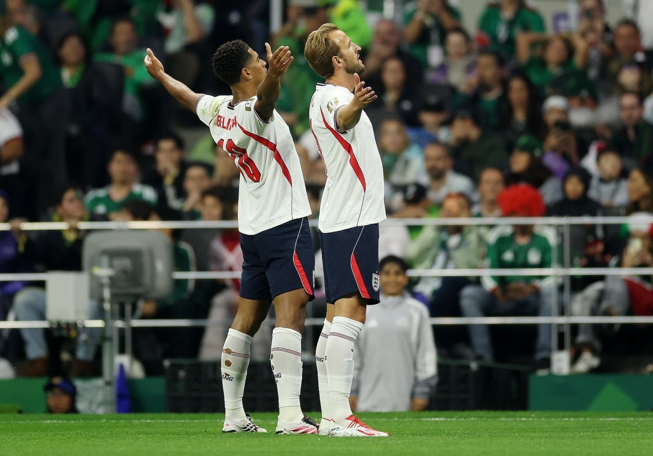 墨西哥半场1比2英格兰半场总结：1.戈登这场踢出...