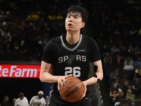 手感不错，李贤重替补登场17分钟11分，马刺替补席最高分