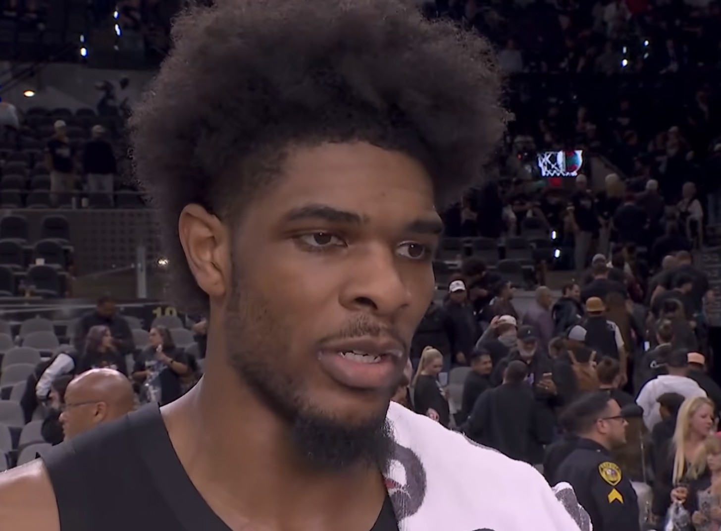 逆转马刺，亨德森：本场我们打出了侵略性，我对自己非常有信心