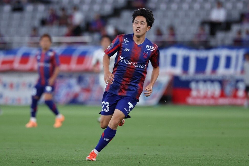 记者：佐藤龙之介已经抵达瓦伦西亚，即将接受体检