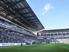 日媒：长崎公布2026-27赛季和平祈念球衣