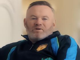 鲁尼：任何人要求我儿子取得多么大的成就，都是非常不公平的