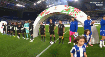 半场战报：波尔图0-0葡萄牙体育，罗萨里奥造险+染黄