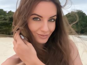 波兰美女裁判卡洛琳娜，被称为世界最性感的女裁判