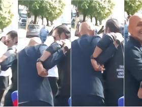 斯帕莱蒂参加裁判会议险些摔倒，开玩笑称被小球迷“撞了一下”