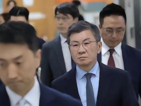 郑梦奎：洪明甫的任命是按正常程序来的，从未有任何舞弊行为