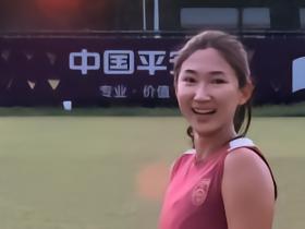 备战亚运会女足淘汰赛，王妍雯晒照：打亚运会呢，画什么妆