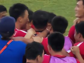 亚运男足：朝鲜4-1逆转伊朗出线+送对手出局，罗明成双响