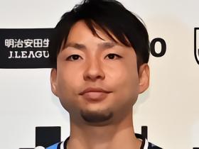 日媒：小林悠宣布明年1月1日退役，太田宏介晒照送别