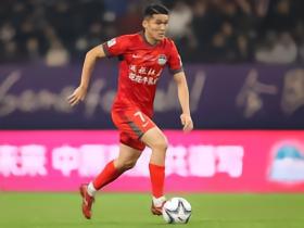 钟义浩、杨明洋、李扬将上演国足首秀，均为29岁及以上球员
