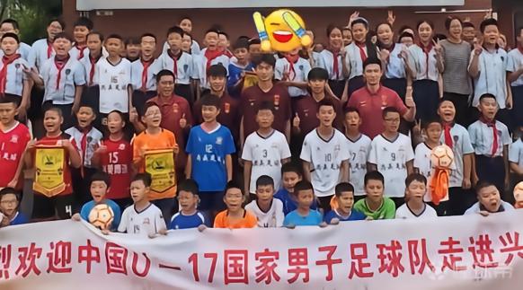 播种足球梦想，U17国足队员走进宁夏小学校园交流互动