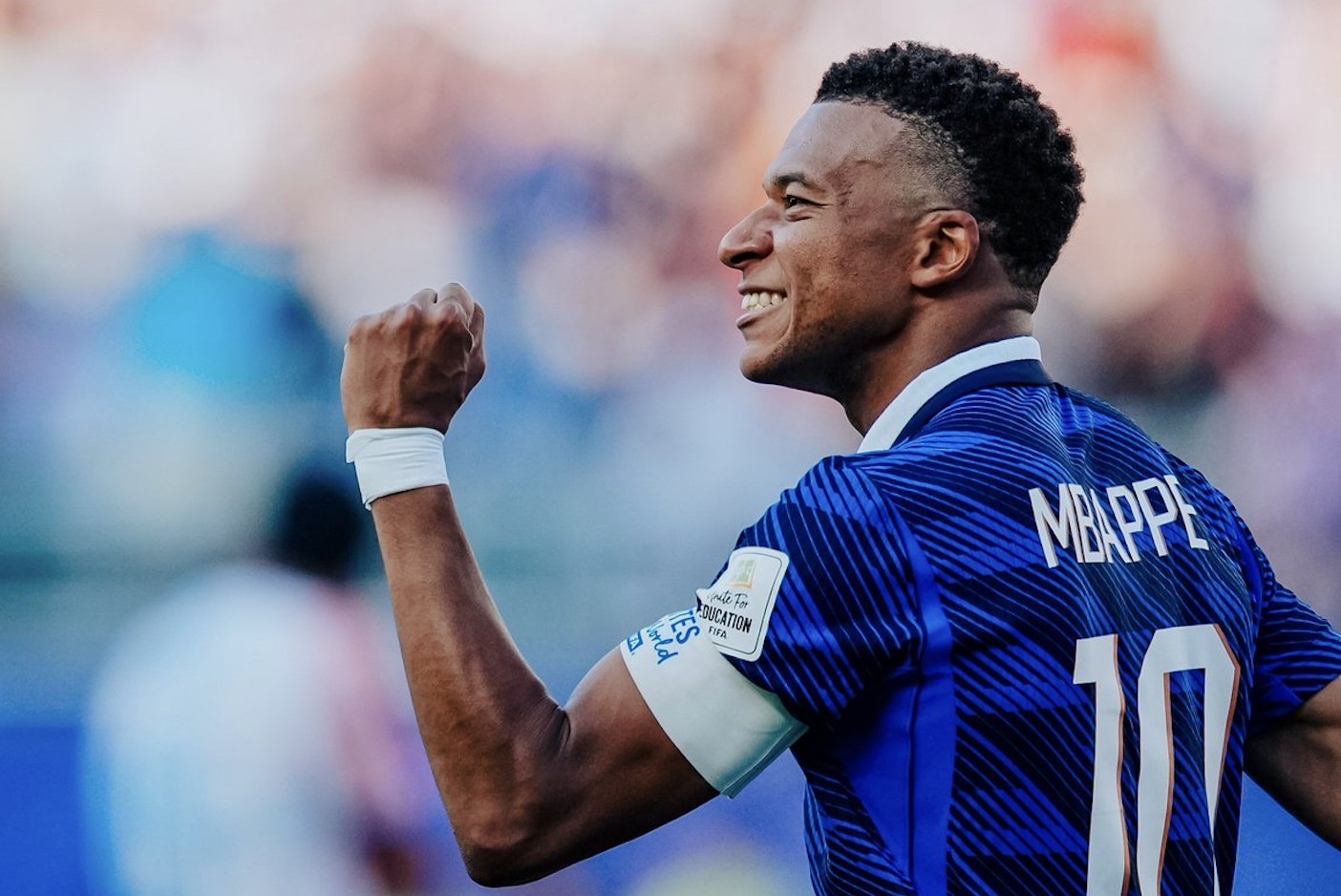 11场，姆巴佩是世界杯淘汰赛出场次数最多的法国球员