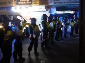 法国战胜摩洛哥晋级四强，伦敦爆发冲突致1名警察受伤送医