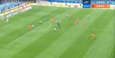 半场战报：云南3-0英博，奥斯卡双响，邓涵文破门+伤退