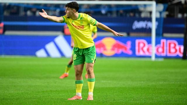 足球队报：巴黎FC2300万欧报价南特前锋阿布林遭拒英超法甲07-10 23:49