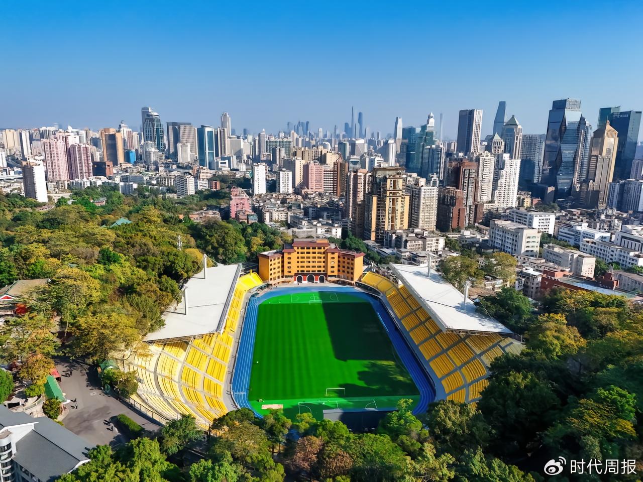 时代周报：广东省5年内建了2600块球场，超额完成任务