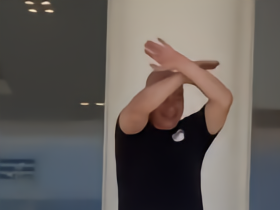 埃及主帅哈桑回国重现经典手势，面对球迷再摆双手画叉动作