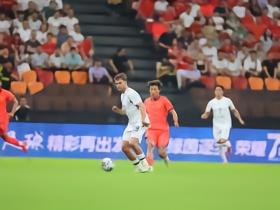 国足vs新西兰半场数据：控球率44%-56%，射门4-6