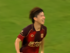陕西联合4-0梅州客家，王世杰双响，塞尔马尼建功，阿兹拉克点射