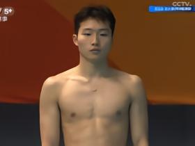 王宗源成功卫冕亚运跳水男子1米板冠军，16岁小将刘承瓒摘铜