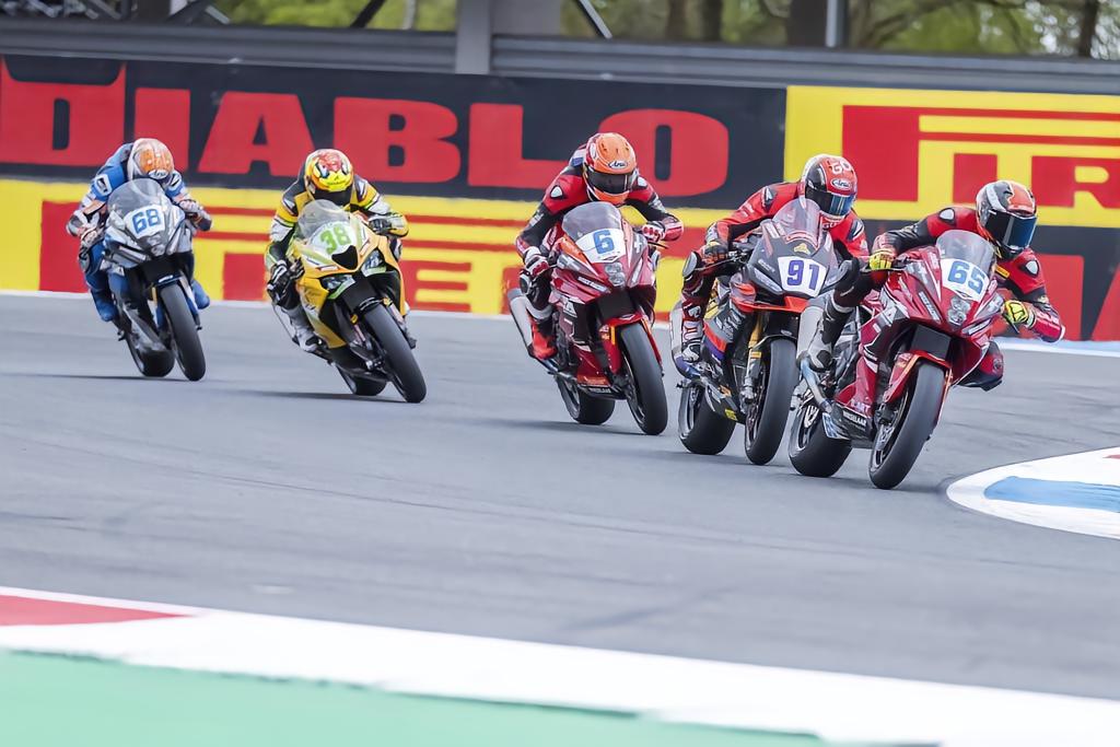 来看看张雪机车，也来看看WSBK