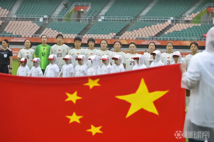 马德兴:张琳艳因伤提前回国中国女足训练、备战太多需总结(图1)