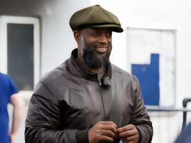 太阳报：解说员工作时心脏病发获卡迪夫传奇、博尔顿队医救助