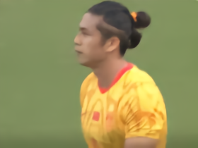 张玉宁：裁判为什么不看下VAR；未来还要打出今天这样的比赛