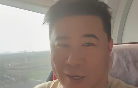 足球董方卓祝贺国足亚运队夺得铜牌：你们为祖国献礼了中超24 评10-03 17:38