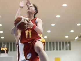中国U17女篮大胜拉脱维亚晋级世界杯八强，创近10年最好战绩