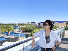 王冰冰现场观看郑钦文比赛，笑称自己也要备战奥运了