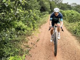 骑行刷紫？博塔斯骑自行车400km从吉隆坡赶往新加坡参赛