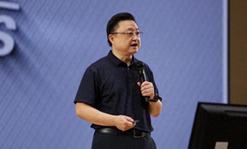 深圳一高中校长激励学生：学习佛得角队满腔热血点燃逆袭奇迹