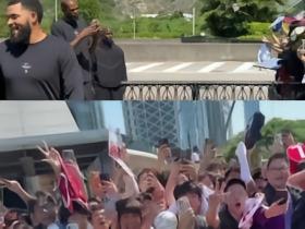 NBA球星杜兰特抵达中国澳门，得到球迷们的热情欢呼支持