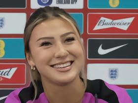 英格兰女足小将埃里卡：我爸是曼联铁杆，我的名字来自坎通纳
