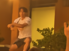 佐藤龙之介在瓦伦西亚聚餐时献跳“骑马舞”，动作充满喜感