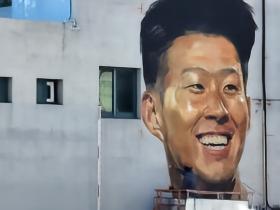 韩媒：韩国春川市广场的孙兴慜巨幅壁画因重建将被拆除