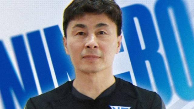 足球记者：宁波队与李玮锋解约，由助教带完本赛季剩余比赛中甲20 评10-09 11:13