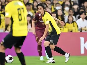 日媒：小泉佳穗跑14.27公里，柏太阳神4-2神户