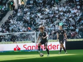 佐野海舟从县内高中无人收 到如今走到德甲大放异彩