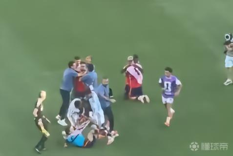 倒霉，西阿赛后冲突时奥尔莫正与尼科拥抱，随后奥尔莫挨了一拳