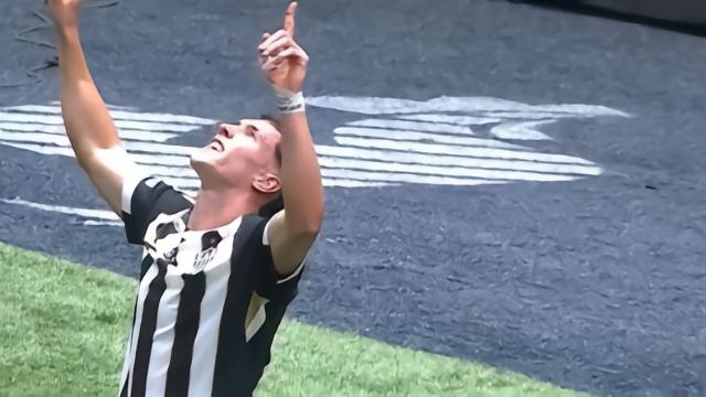 足球米内罗竞技2-1桑托斯，博尔巴斯倒钩反绝杀，主队补时2球逆转足球10 评10-12 05:07