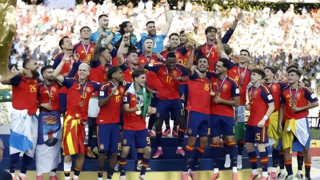 足球FIFA公布世界杯总排名：西班牙第1，巴西第11，荷兰、德国第17、18英超西甲4 评07-20 23:53